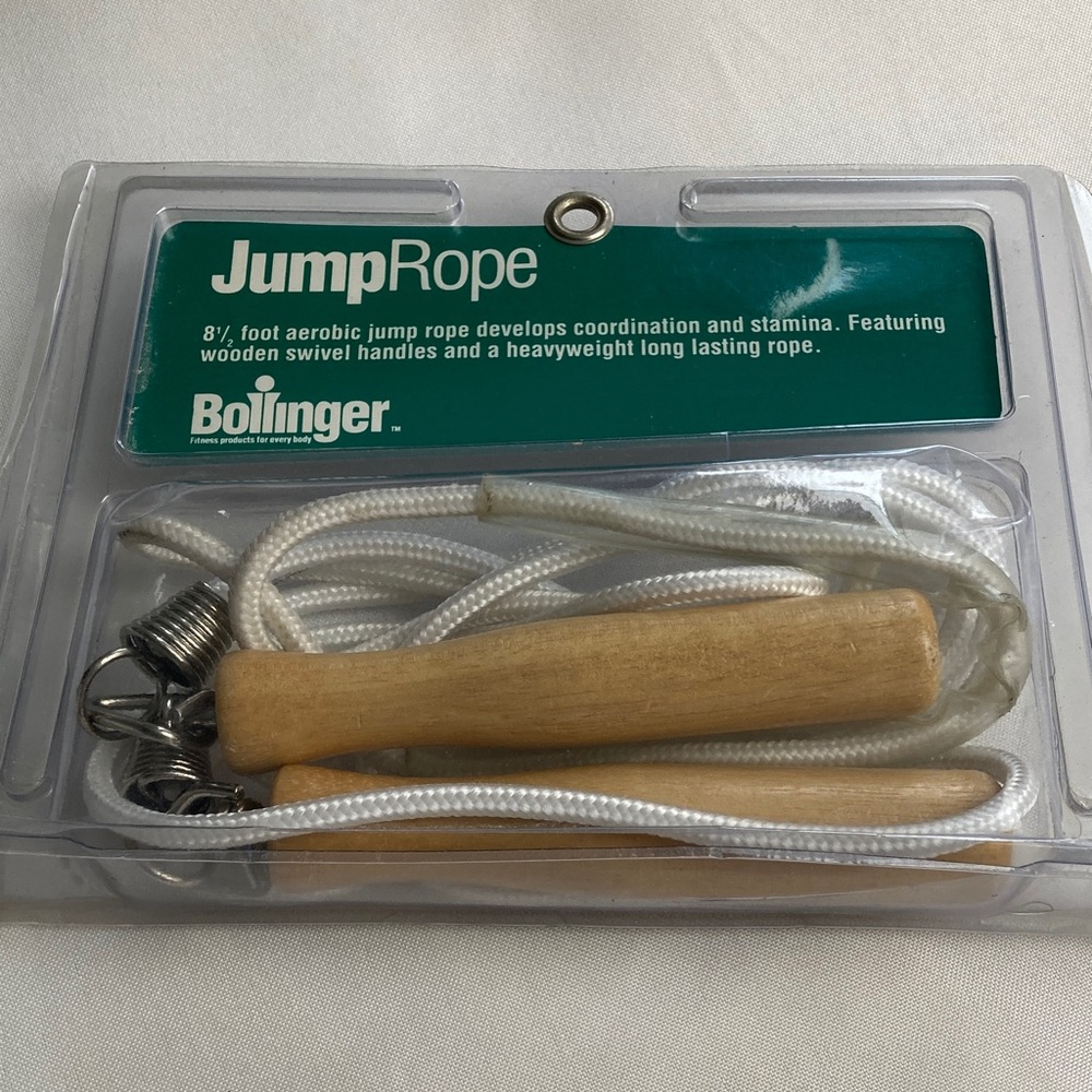 Bollinger White Jump Rope with Wooden Handles NWOT